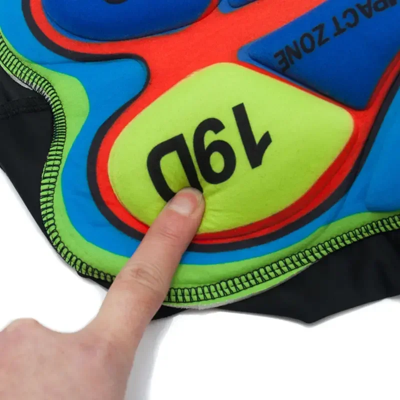 Completo da Ciclismo UAE New P - Mountain Biking Shorts recensione e prezzo